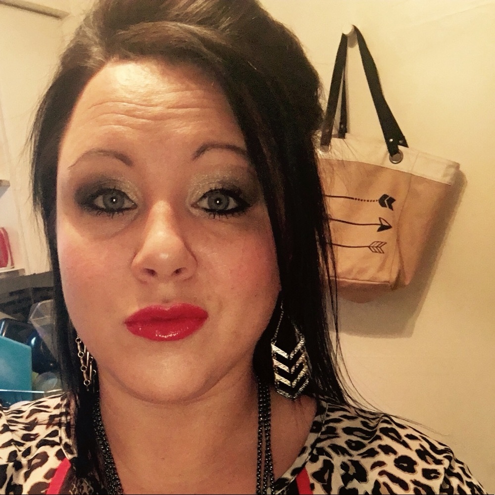 Meet your Posher, Candi